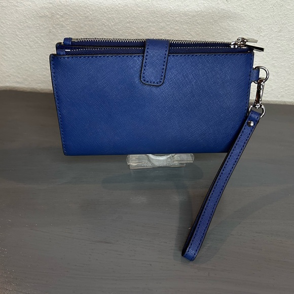 Michael Kors Double Zipper Wallet - Picture 2 of 6